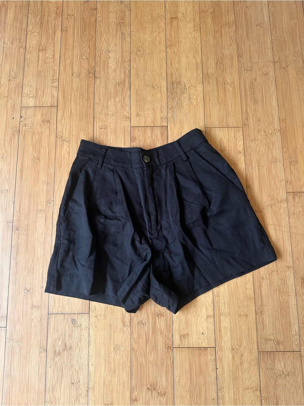Reformation Mason Short - Black